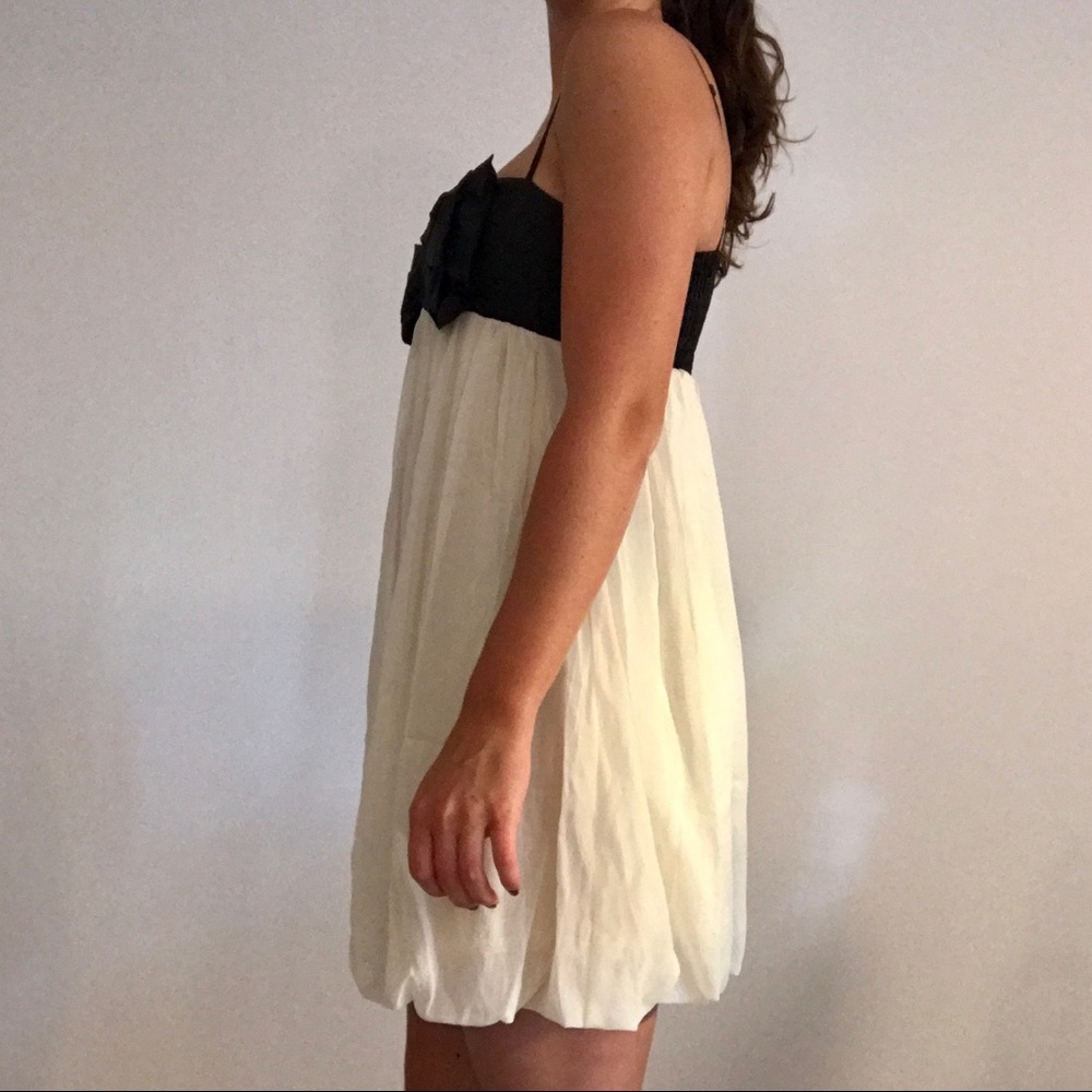 Black and white dress - Picture 4 of 8